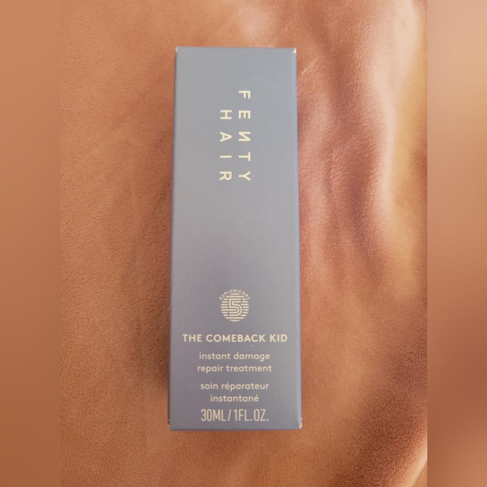 Fenty Beauty Hair Treatment - The Comeback Kid in Blue and White
